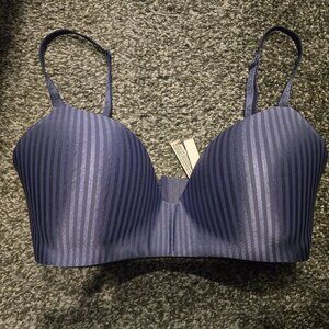 Victoria Secret Size 34 DD t-shirt bra lightly lined wireless